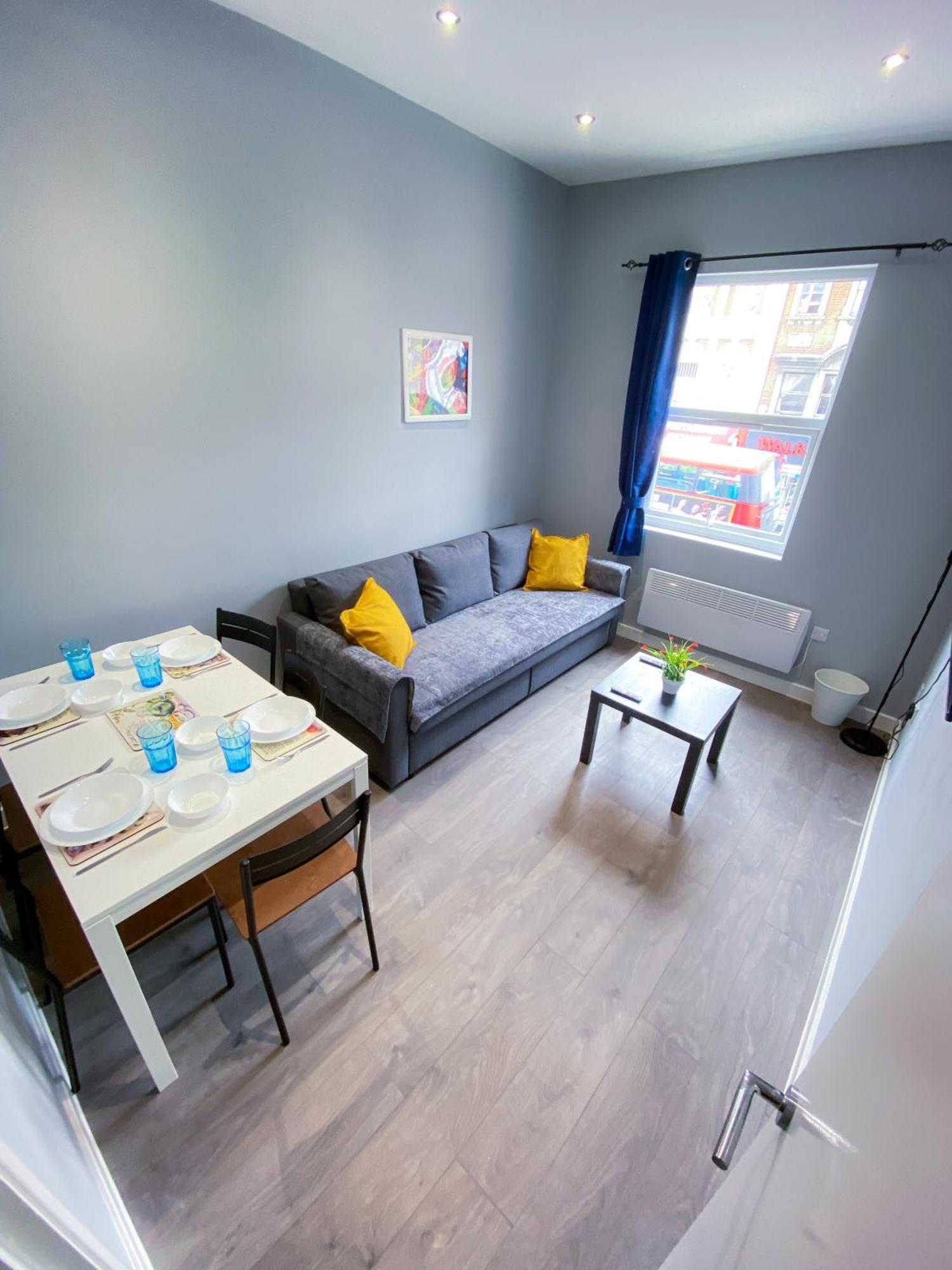Modern 1 Bedroom Flat In Wood Green Londres Exterior foto