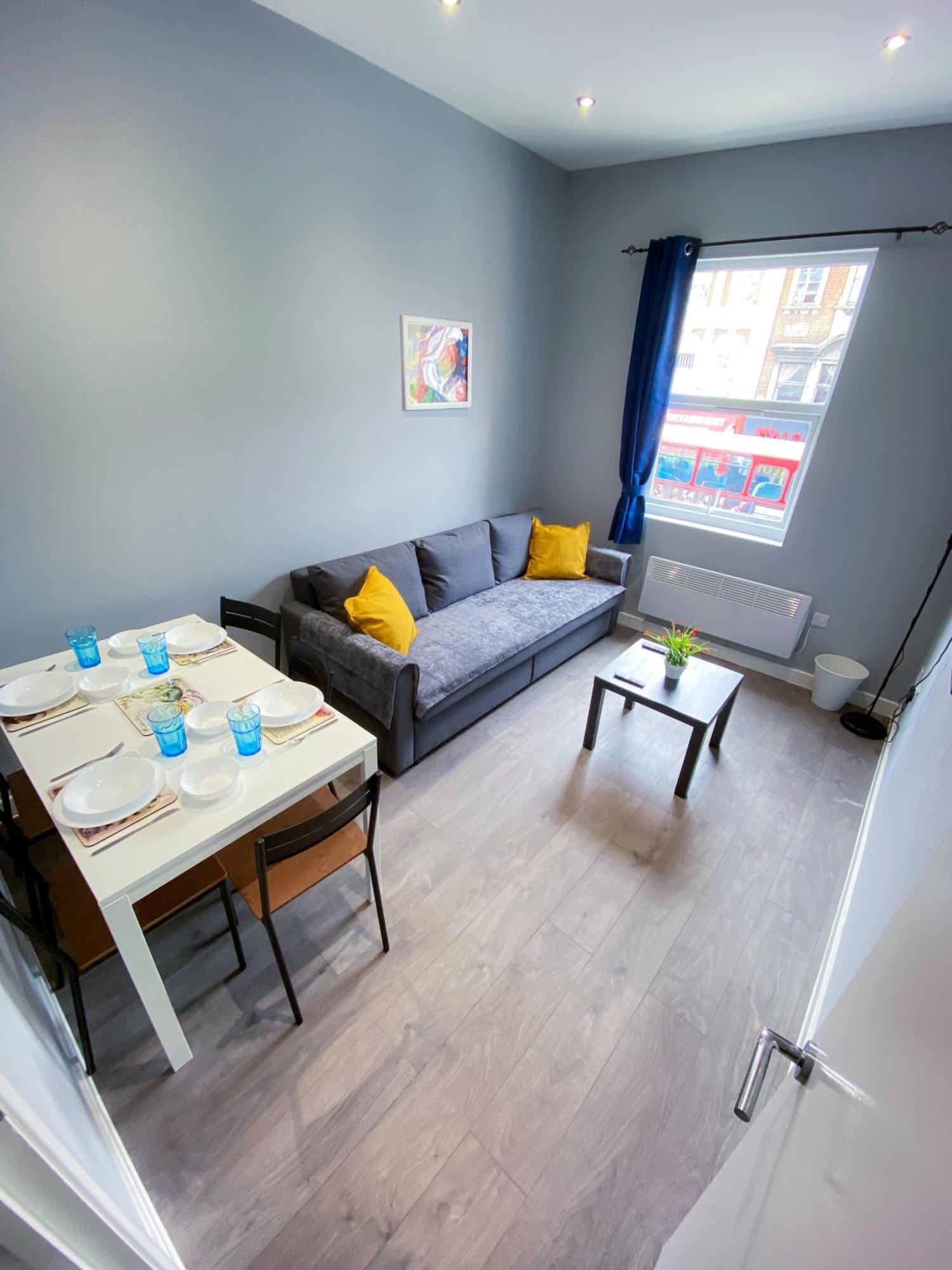 Modern 1 Bedroom Flat In Wood Green Londres Exterior foto